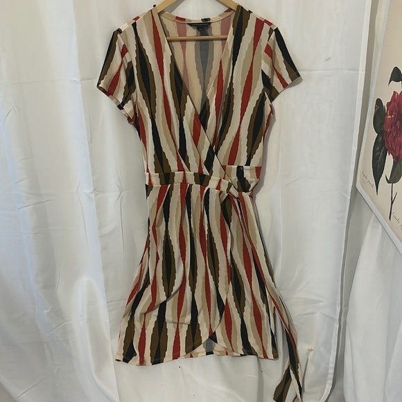 Banana Republic Dresses & Skirts - Banana Republic Wrap Dress a268